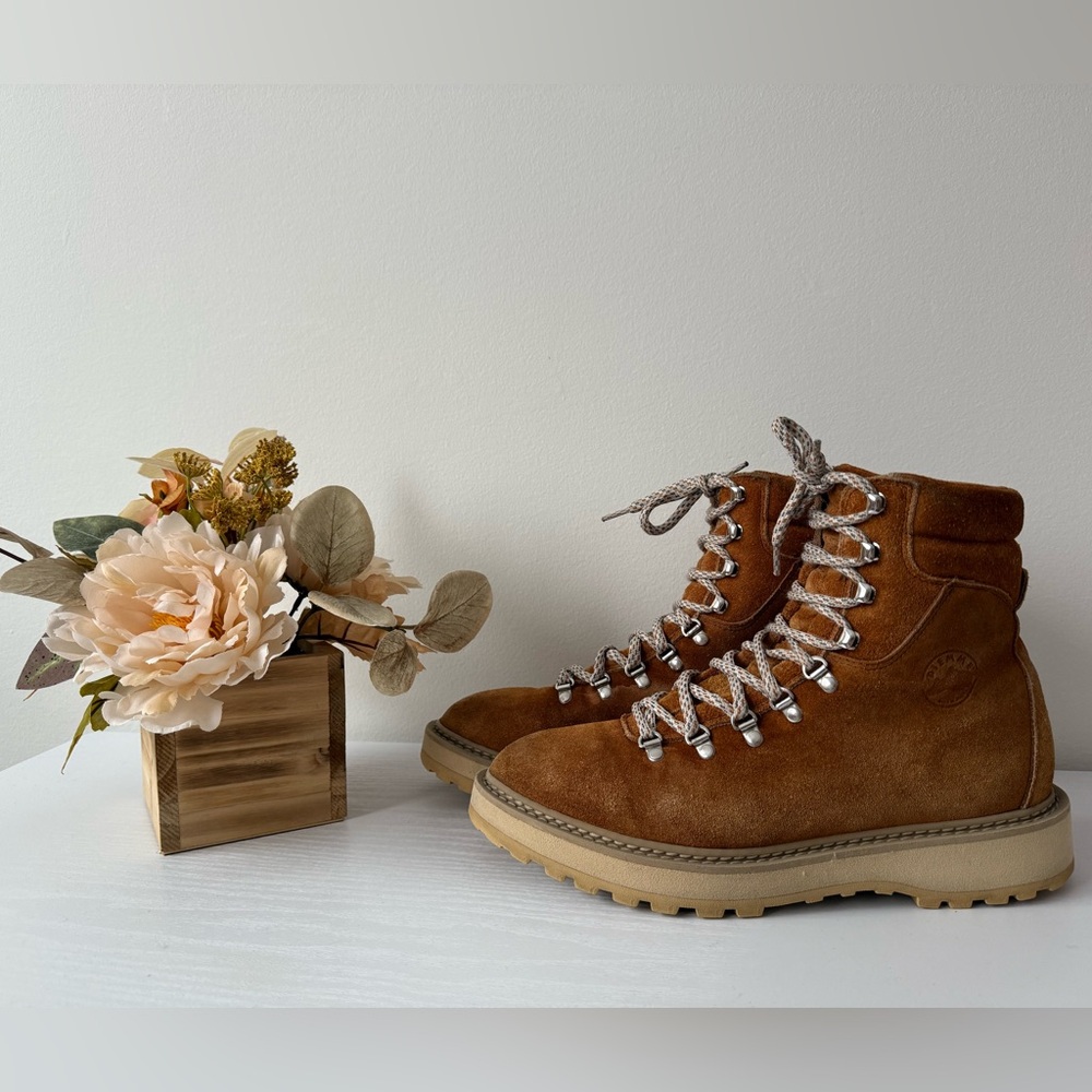 Women's Lace Up Boots in Brown Suede